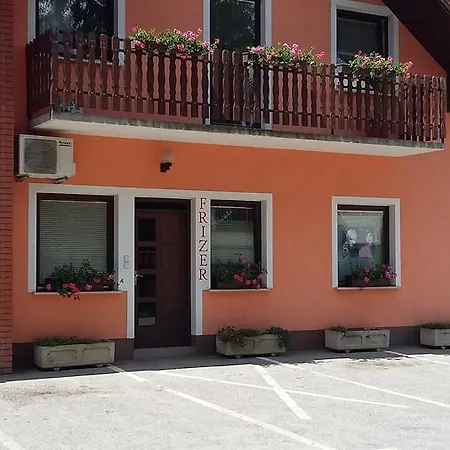 Kreft Bed & Breakfast 3*