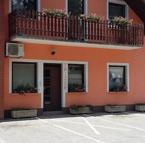 Kreft Nočitev z zajtrkom 3*